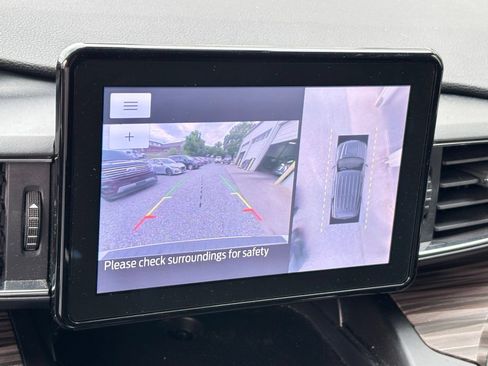 Used 2020 Ford Explorer Limited w/ Hybrid Equipment Group 310A AWD/4WD image 12