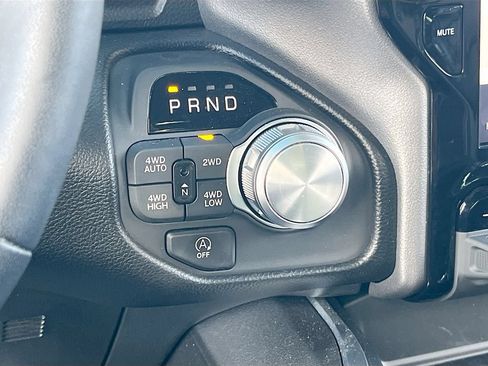 Used 2025 RAM 1500 Laramie AWD/4WD image 17