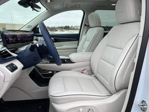 New 2026 Buick Enclave Avenir w/ Super Cruise Package image 4