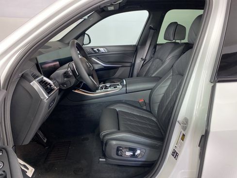 New 2026 BMW X5 M60i w/ Climate Comfort Package image 8