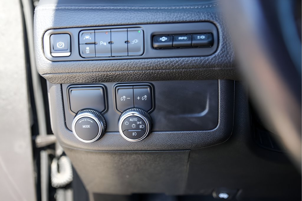 Used 2021 GMC Yukon Denali RWD image 17