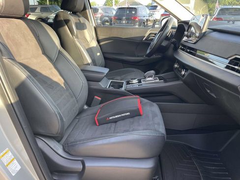 Used 2022 Mitsubishi Outlander SE FWD image 9