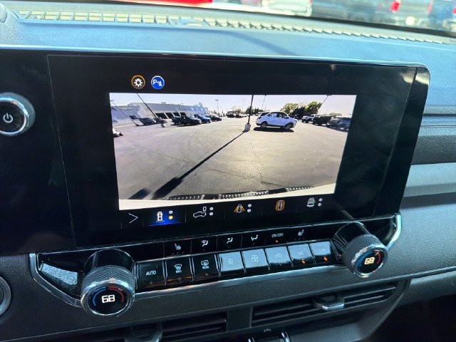 Used 2025 Chevrolet Colorado Trail Boss AWD/4WD image 19