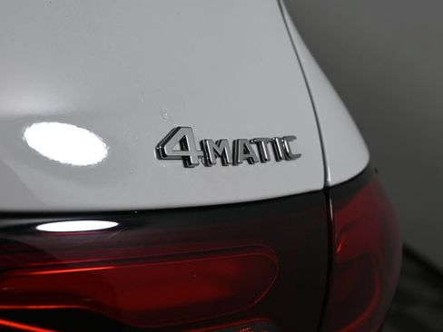Certified 2026 Mercedes-Benz GLC 300 4MATIC image 38