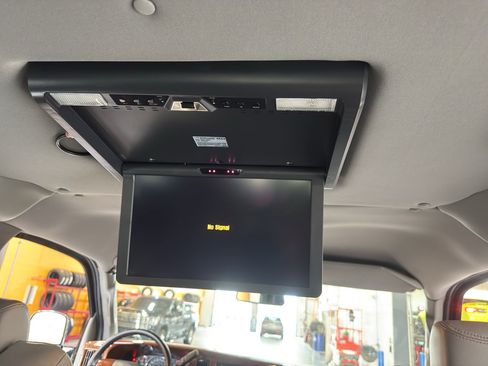 Used 2023 GMC Savana 2500 image 20