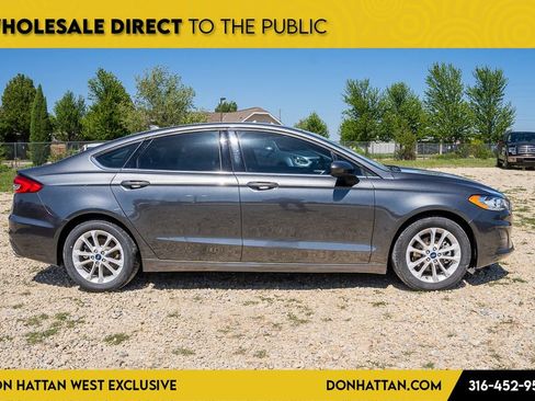 Used 2020 Ford Fusion SE image 29