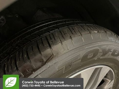 Certified 2023 Toyota Highlander XLE image 28