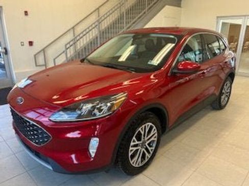 Used 2022 Ford Escape SEL w/ Class II Trailer Tow Package image 2