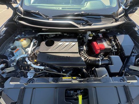 Used 2025 Nissan Rogue SV FWD image 34