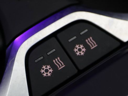 Used 2023 BMW X7 xDrive40i w/ Executive Package image 46