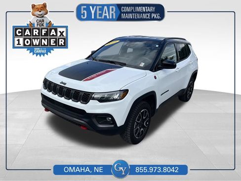 Used 2025 Jeep Compass Trailhawk AWD/4WD image 1