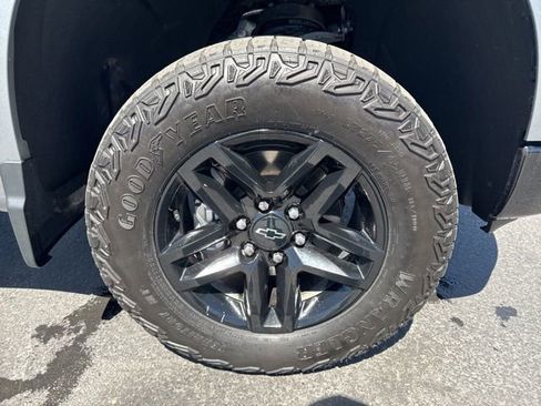 Used 2023 Chevrolet Silverado 1500 Custom Trail Boss AWD/4WD image 9