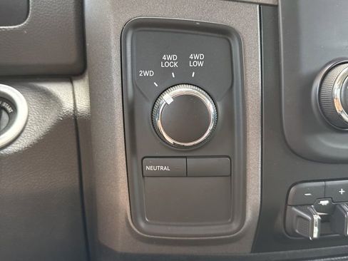 Used 2017 RAM 2500 Tradesman w/ Chrome Appearance Group image 15