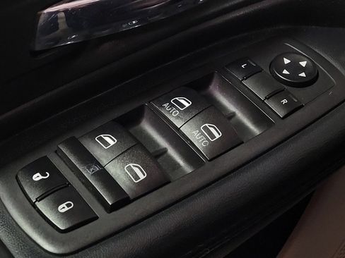 Used 2019 Dodge Grand Caravan SE w/ UConnect Hands-Free Group FWD image 27
