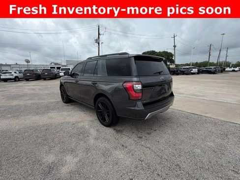 Used 2021 Ford Expedition Limited image 2