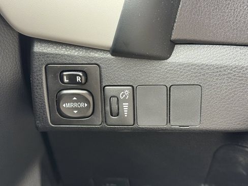 Used 2019 Toyota Corolla LE w/ Carpet Mat Package (TMS) FWD image 47