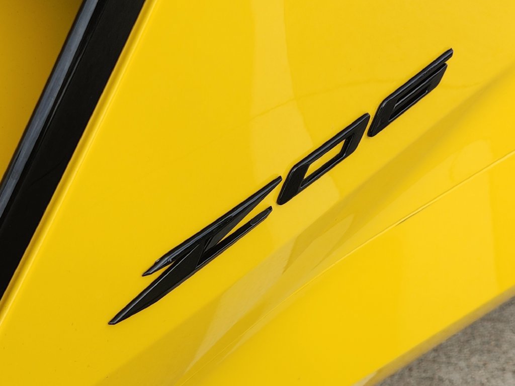 Used 2025 Chevrolet Corvette Z06 w/ Stealth Interior Trim Package RWD image 12