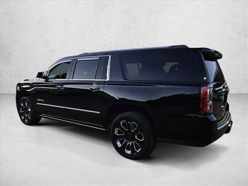 Used 2019 GMC Yukon XL Denali w/ Denali Ultimate Package image 5