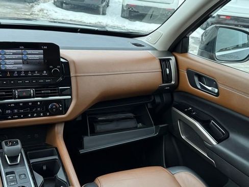 Used 2023 Nissan Pathfinder Platinum w/ Cargo Package image 31