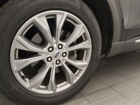 Used 2021 Ford Explorer XLT w/ Equipment Group 202A image 31