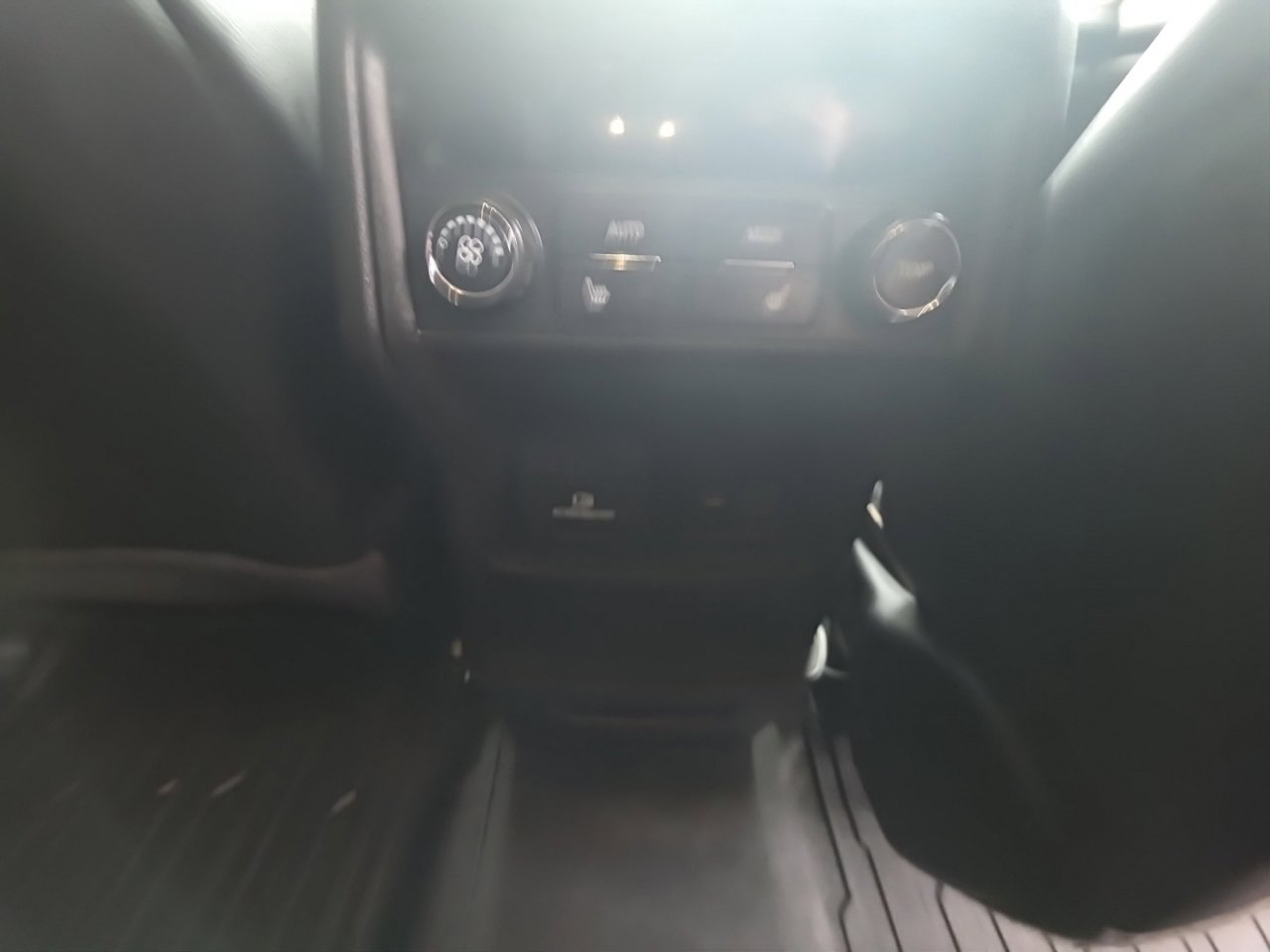 Used 2020 GMC Acadia Denali w/ Trailering Package AWD/4WD image 27