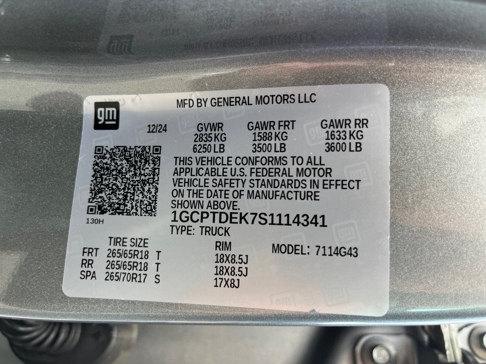 Used 2025 Chevrolet Colorado Z71 w/ Technology Package AWD/4WD image 30