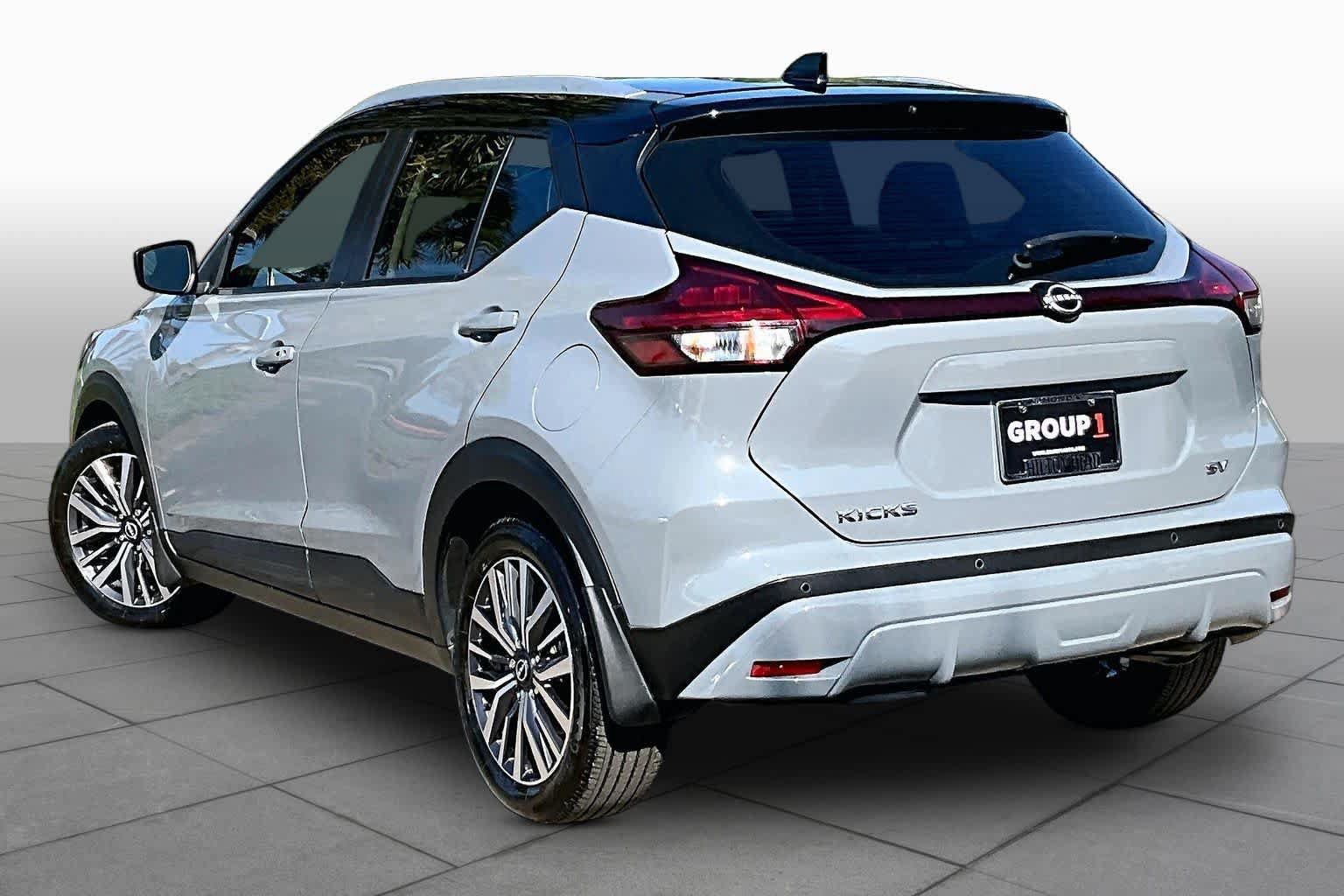 Used 2024 Nissan Kicks SV FWD image 12