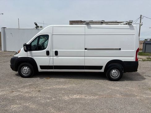 Used 2021 RAM ProMaster 2500 w/ Convenience Group FWD image 6
