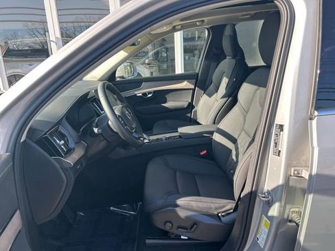Certified 2025 Volvo XC90 B6 Plus image 17