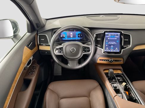 Used 2023 Volvo XC90 B6 Plus AWD/4WD image 22