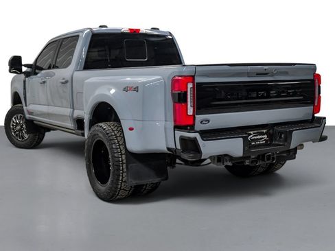 Used 2025 Ford F350 Platinum AWD/4WD image 9