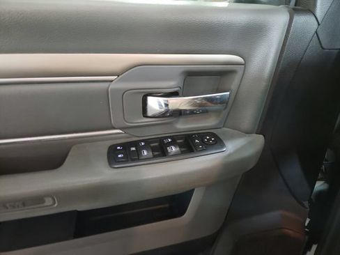 Used 2019 RAM 1500 Classic SLT w/ SLT Plus D←cor Group AWD/4WD image 25