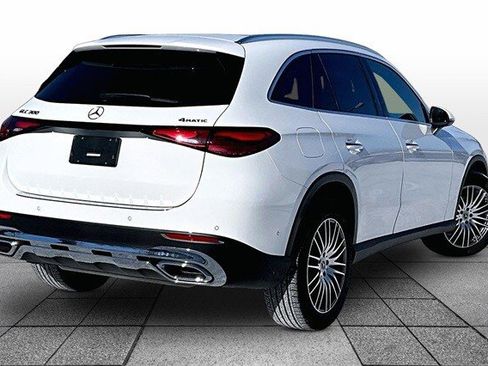 Certified 2025 Mercedes-Benz GLC 300 4MATIC image 7