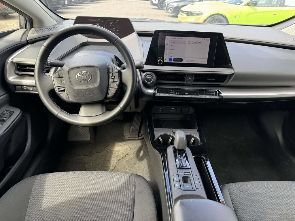 Used 2024 Toyota Prius LE FWD image 15