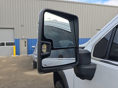 Used 2025 GMC Sierra 2500 Denali Ultimate image 6