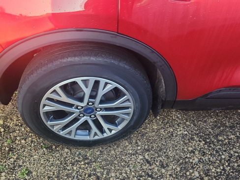 Used 2022 Ford Escape SEL w/ Technology Package image 3