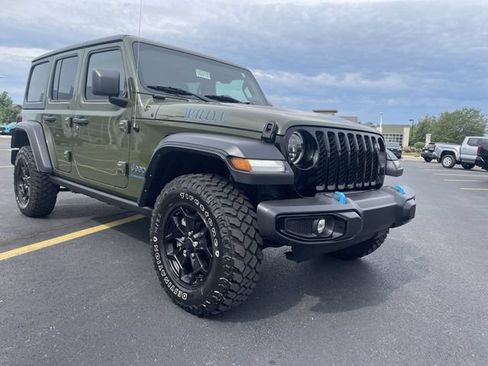 Used 2023 Jeep Wrangler Unlimited w/ Cold Weather Group AWD/4WD image 10