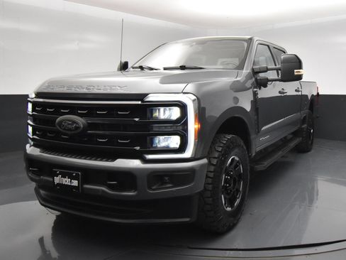 Used 2023 Ford F250 Lariat w/ Lariat Ultimate Package AWD/4WD image 2