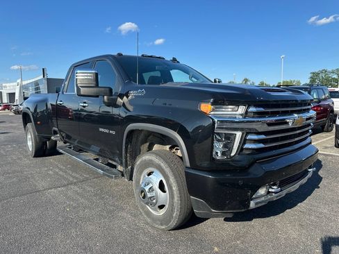 Used 2022 Chevrolet Silverado 3500 High Country AWD/4WD image 2