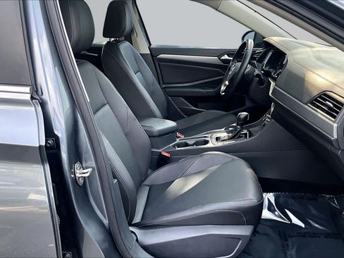 Used 2019 Volkswagen Jetta SE FWD image 8
