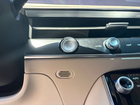 New 2026 Genesis GV70 2.5T Advanced AWD/4WD image 16