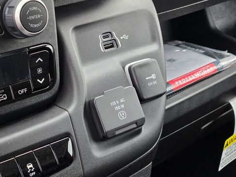 New 2025 RAM ProMaster 1500 w/ Quick Order Package 22G SLT image 19