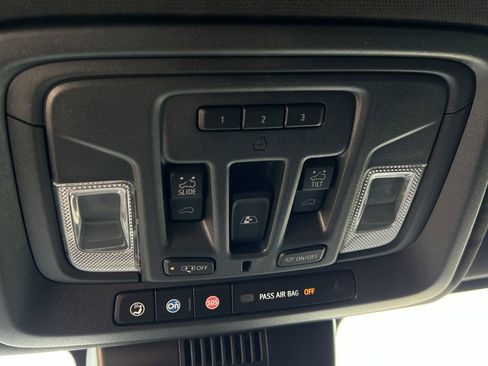 Used 2024 Chevrolet Silverado 2500 ZR2 w/ Technology Package image 28