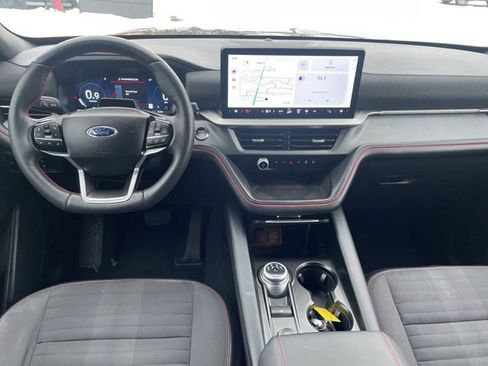 Used 2025 Ford Explorer ST-Line w/ ST-Line Street Pack image 3