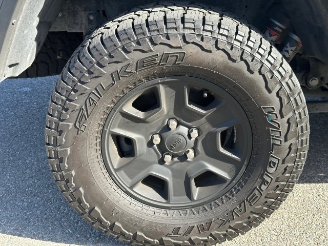 Used 2022 Jeep Gladiator Mojave w/ Trailer Tow Package AWD/4WD image 14