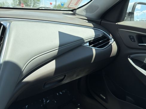 Used 2017 Chevrolet Malibu LT w/ Leather Package FWD image 31