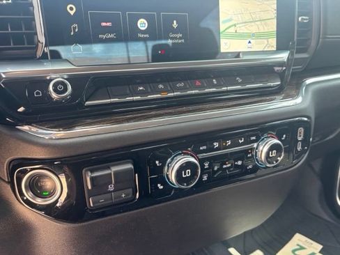 Used 2025 GMC Sierra 1500 SLE AWD/4WD image 21