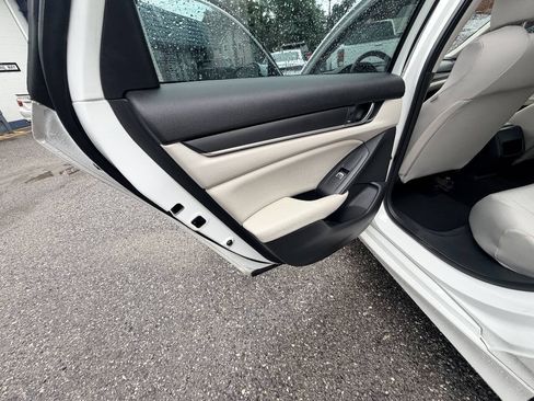 Used 2018 Honda Accord LX image 39