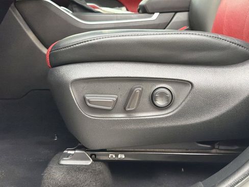 Used 2021 Toyota Highlander XSE FWD image 25