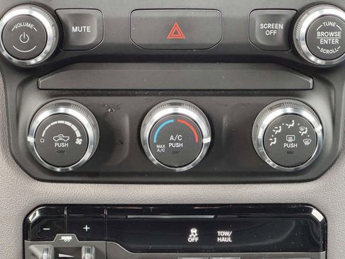 Used 2024 RAM 2500 Big Horn w/ Bed Utility Group image 19